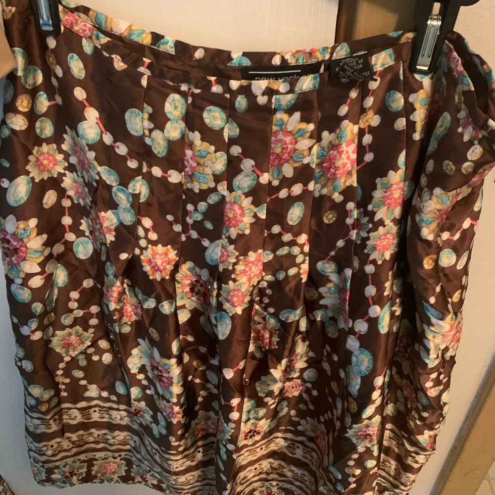 100% Silk brown beaded by New York City Design Co. size  10 . New with tag. Y2K